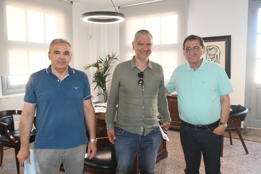ΔΗΜΑΡΧΟΣ ΣΥΜΒΑΣΗ ΠΛΑΤΕΙΑΣ ΠΡΟΑΣΤΕΙΟ