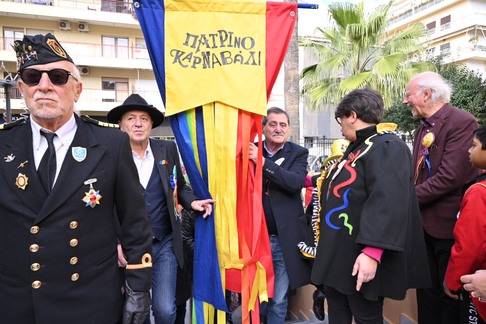 ΠΑΡΑΔΟΣΗ ΛΑΒΑΡΟΥ4