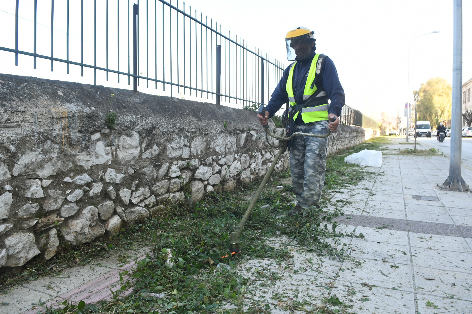 ΚΑΘΑΡΙΣΜΟΣ ΠΑΡΚΙΝΓΚ ΑΓΙΟΥ ΔΙΟΝΥΣΙΟΥ1