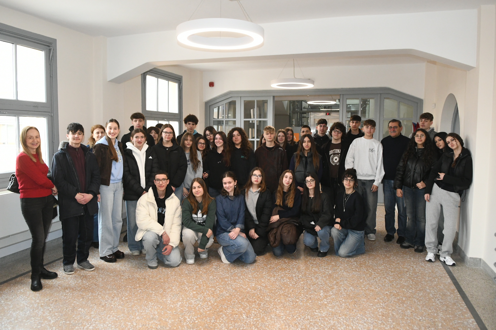 ΜΑΘΗΤΕΣ ΤΟΥ 9ου ΓΥΜΝΑΣΙΟΥ ΣΤΟ ΔΗΜΑΡΧΕΙΟ