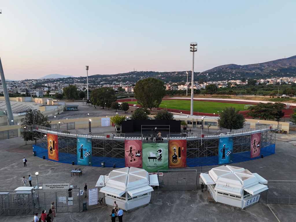 ΘΕΡΙΝΟ ΘΕΑΤΡΟ