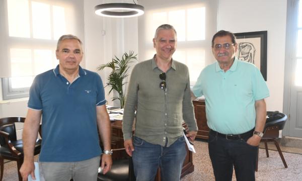 ΔΗΜΑΡΧΟΣ ΣΥΜΒΑΣΗ ΠΛΑΤΕΙΑΣ ΠΡΟΑΣΤΕΙΟ