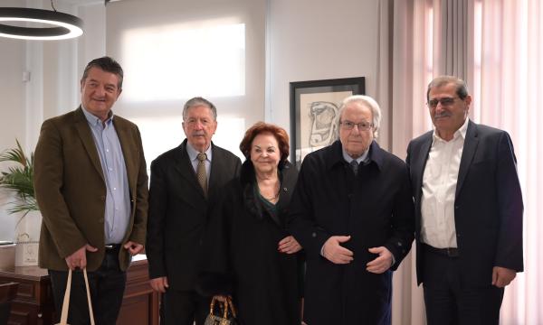 ΜΠΑΜΠΙΝΙΩΤΗΣ ΣΤΟ ΔΗΜΑΡΧΕΙΟ