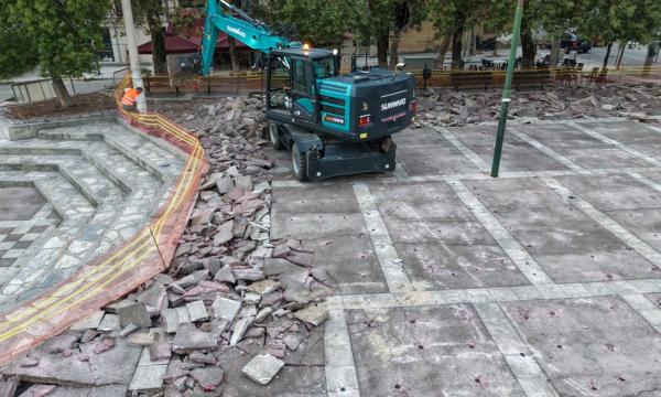 ΠΛΑΤΕΙΑ ΕΛΕΥΘΕΡΙΑΣ 1