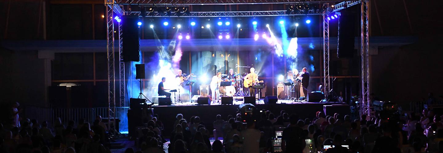 ΘΕΑΤΡΟ ΜΙΚΡΟΥΤΣΙΚΟΣ