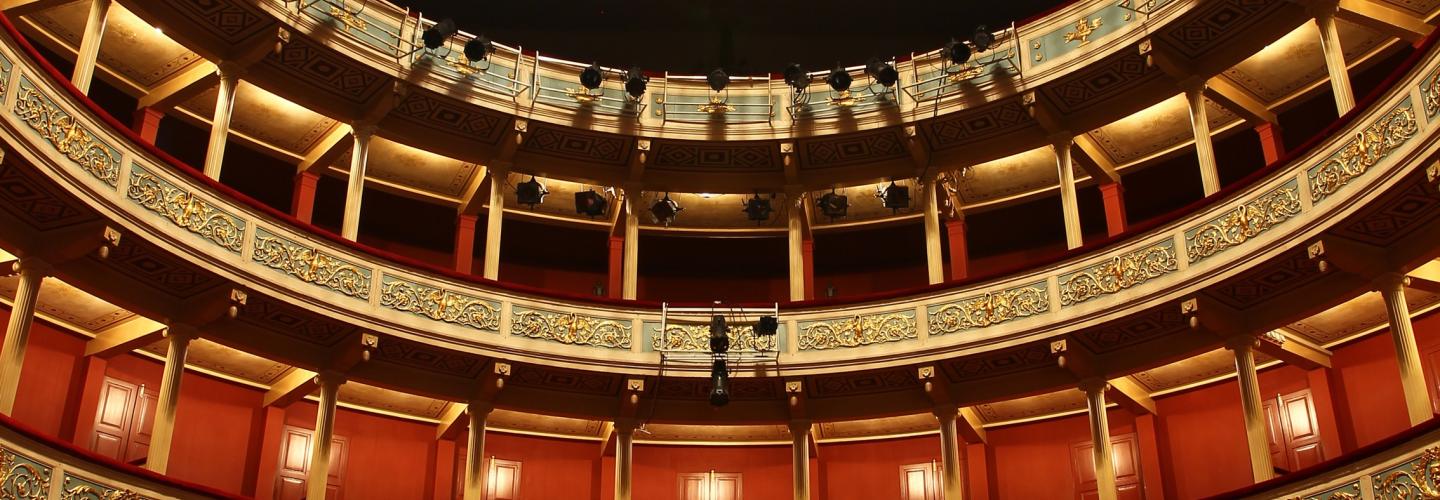 ΔΗΜΟΤΙΚΟ ΘΕΑΤΡΟ 1