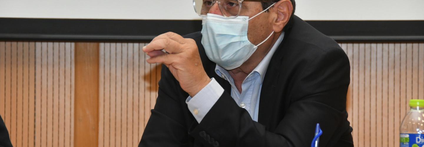 ΣΥΝΕΔΡΙΑΣΗ ΣΤΟ