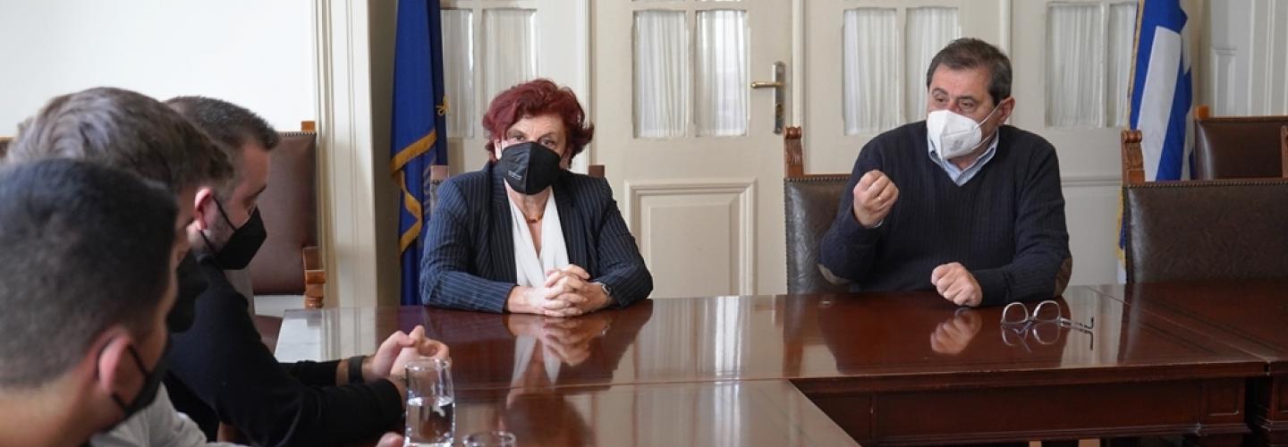 ΑΠΟΦΟΙΤΟΙ ΜΟΥΣΙΚΟΥ ΣΧΟΛΕΙΟΥ - ΔΗΜΑΡΧΕΙΟ