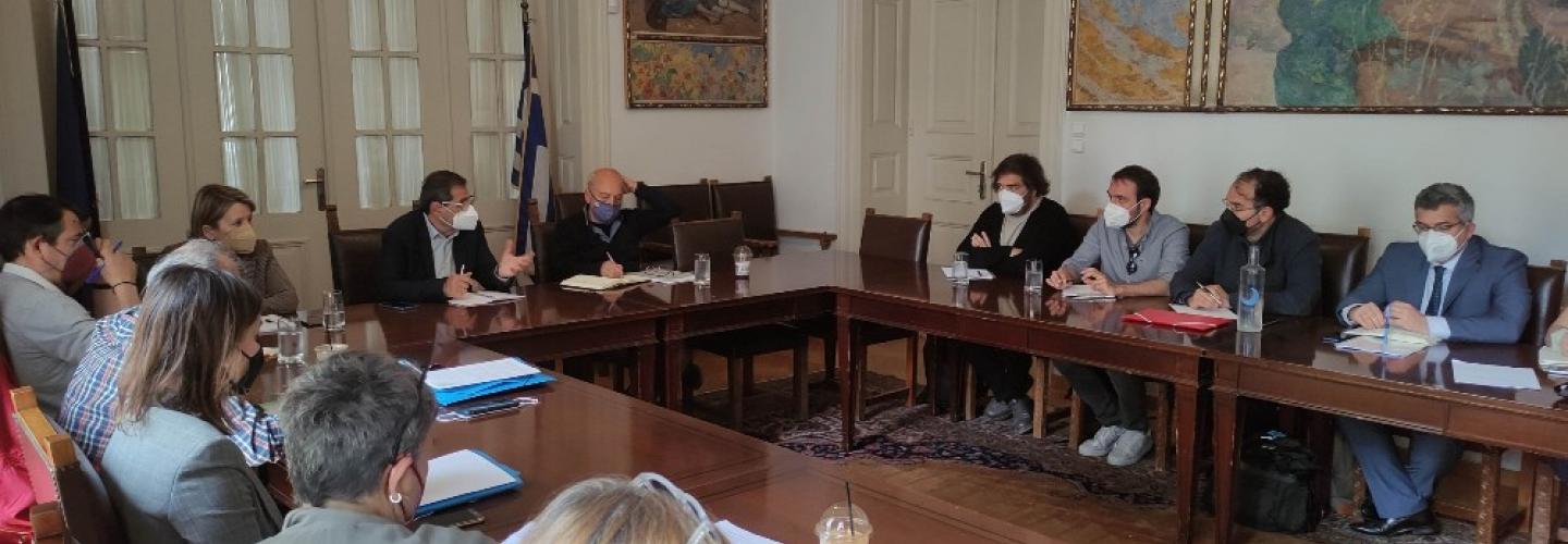 ΣΥΣΚΕΨΗ ΓΙΑ ΠΑΡΑΛΙΑΚΟ ΜΕΤΩΠΟ1