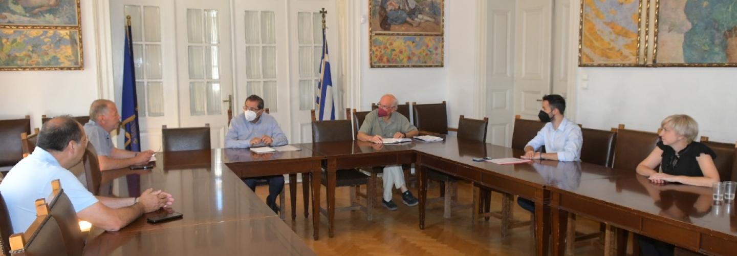 ΣΥΝΑΝΤΗΣΗ ΜΕ ΕΜΠΟΡΙΚΟ