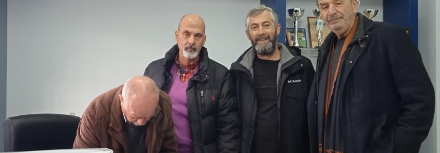 ΑΠΙΝΙΔΩΤΗΣ 1