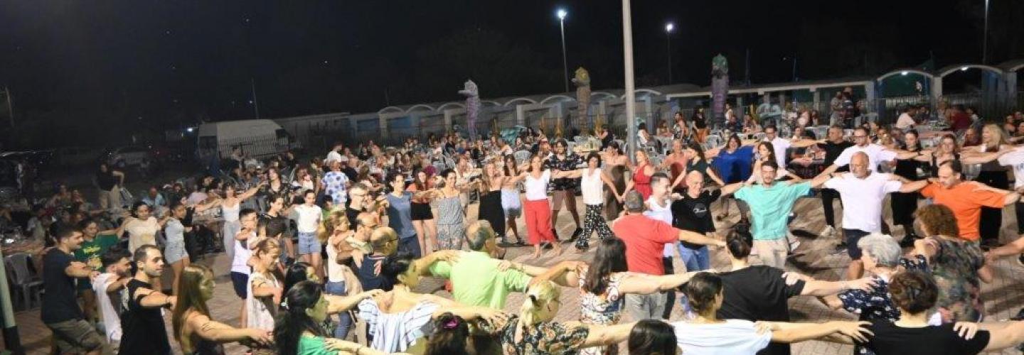 ΧΟΡΕΥΤΙΚΟ 1