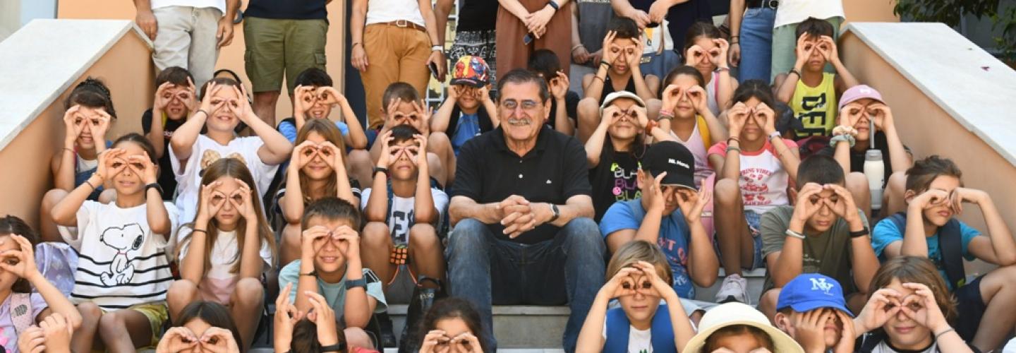 ΔΗΜΑΡΧΟΣ - ΠΑΙΔΙΑ ΚΑΤΑΣΚΗΝΩΣΗΣ- ΔΗΜΑΡΧΕΙΟ