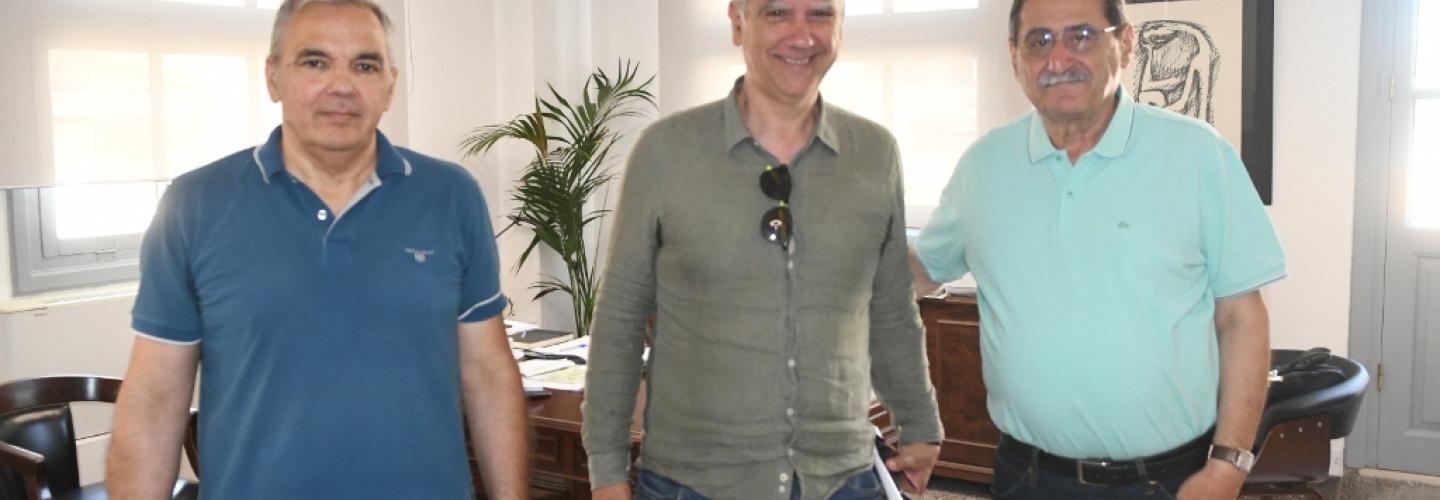 ΔΗΜΑΡΧΟΣ ΣΥΜΒΑΣΗ ΠΛΑΤΕΙΑΣ ΠΡΟΑΣΤΕΙΟ