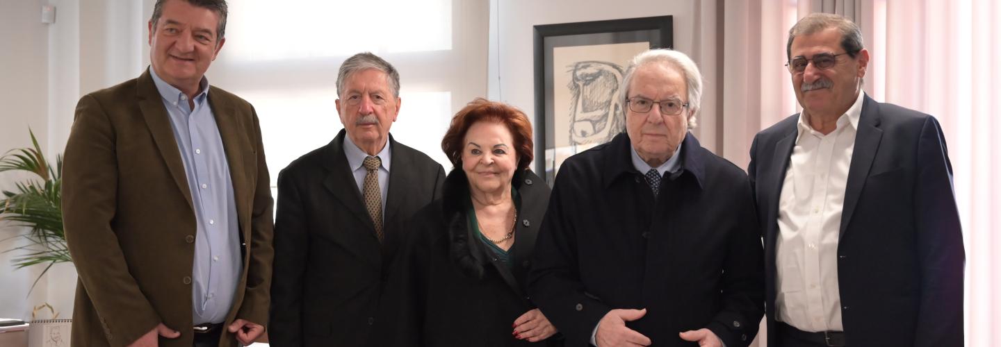 ΜΠΑΜΠΙΝΙΩΤΗΣ ΣΤΟ ΔΗΜΑΡΧΕΙΟ